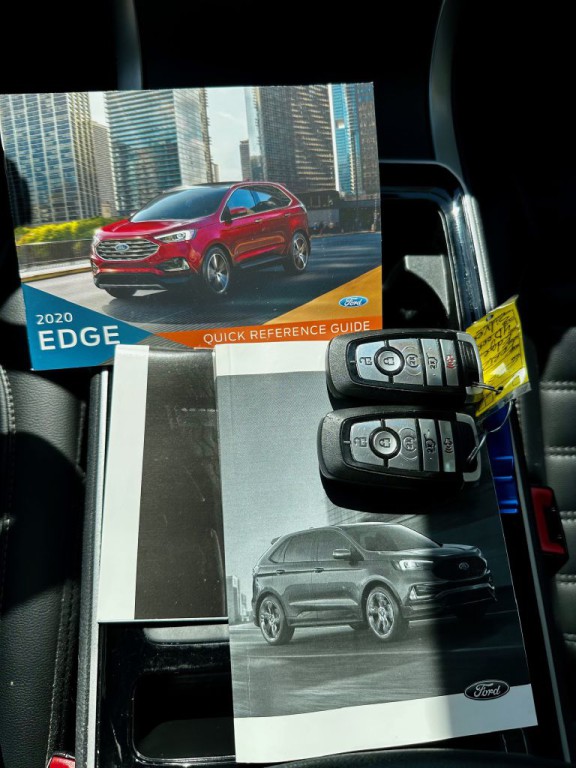 2020 Ford Edge Image 17