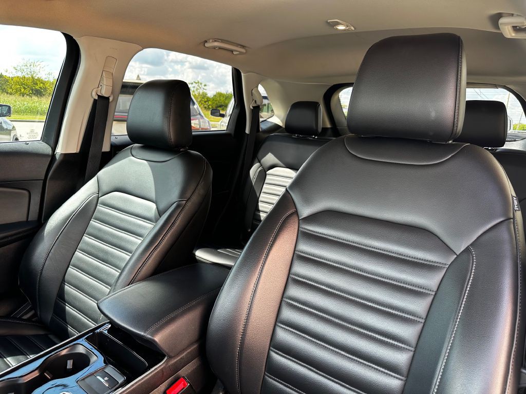 2020 Ford Edge Image 20