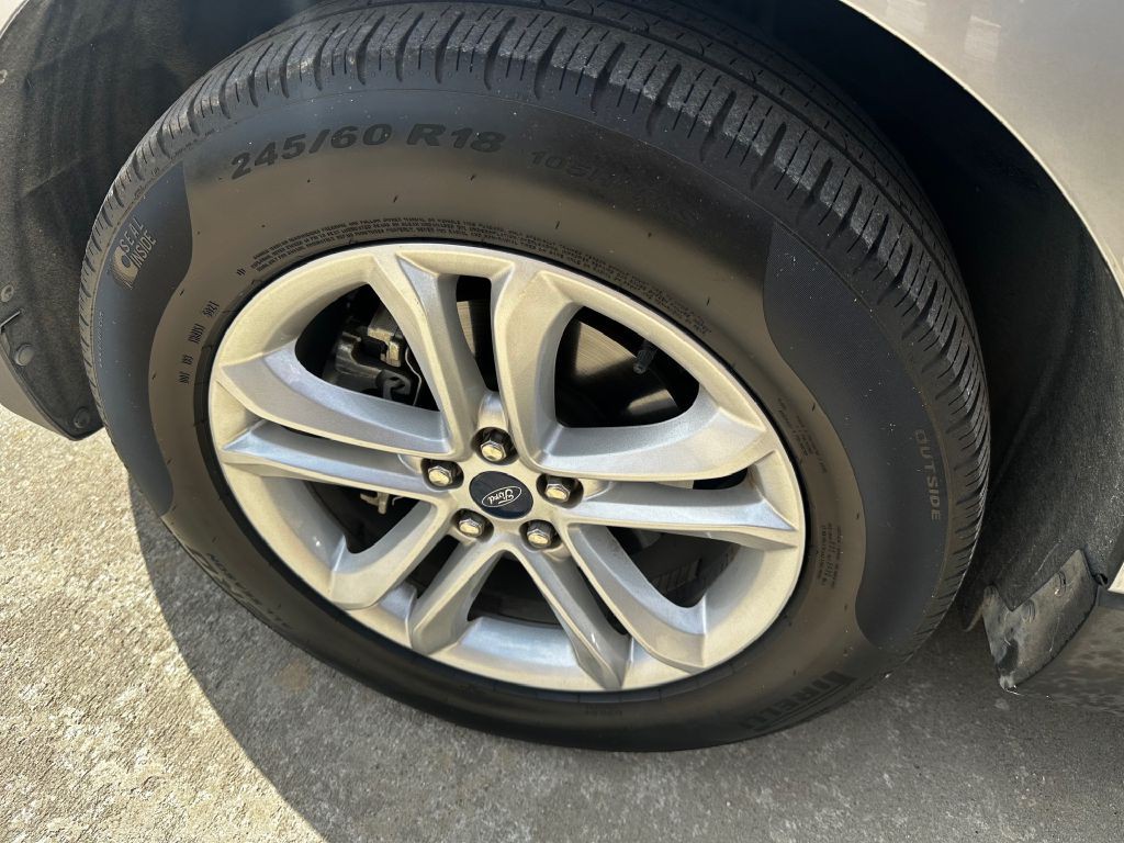 2020 Ford Edge Image 35