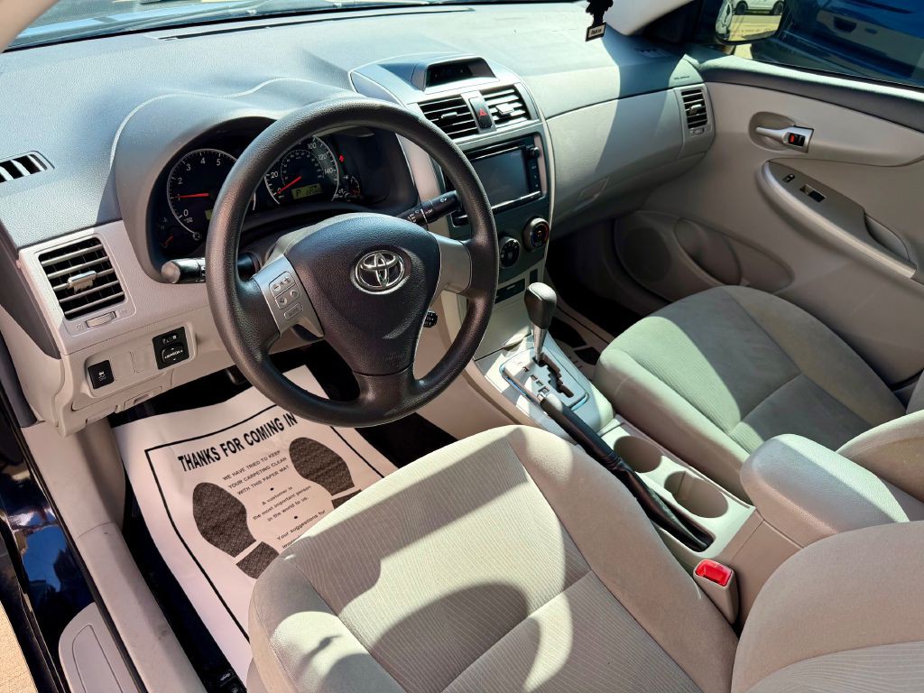 2013 Toyota Corolla Image 13