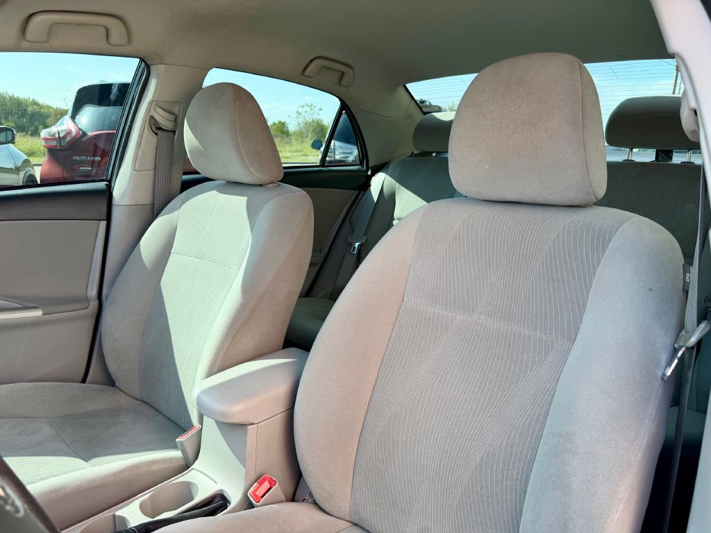 2013 Toyota Corolla Image 14