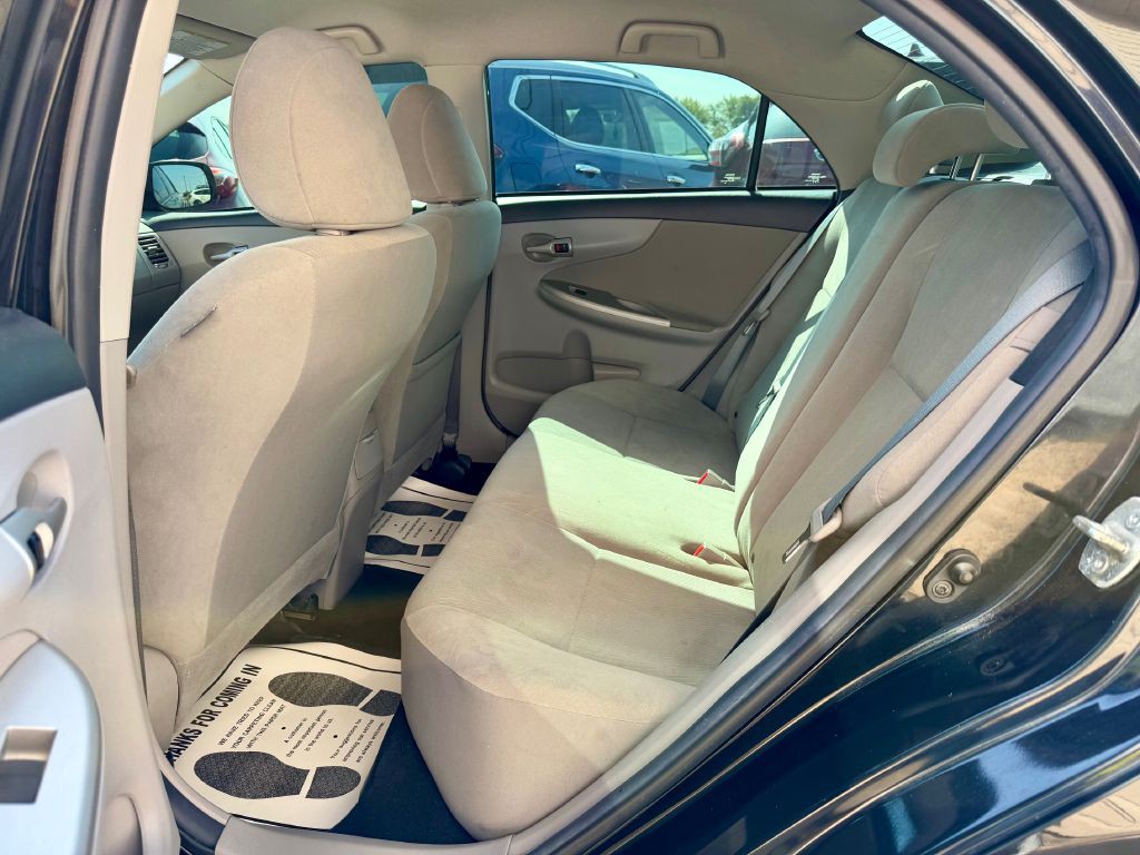 2013 Toyota Corolla Image 15