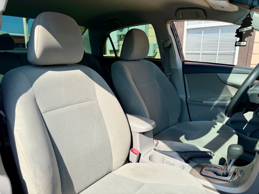 2013 Toyota Corolla Image 17