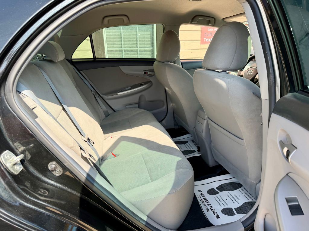 2013 Toyota Corolla Image 18