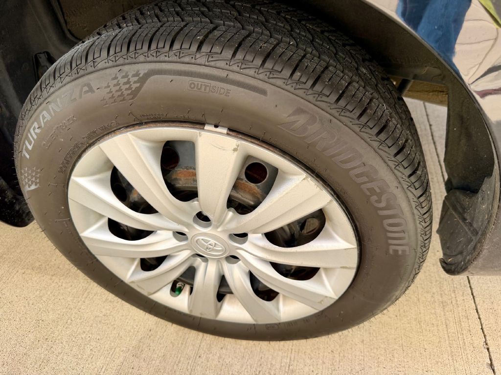 2013 Toyota Corolla Image 26