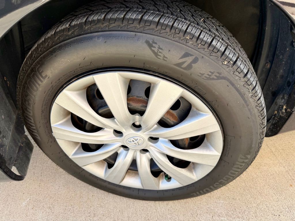 2013 Toyota Corolla Image 27