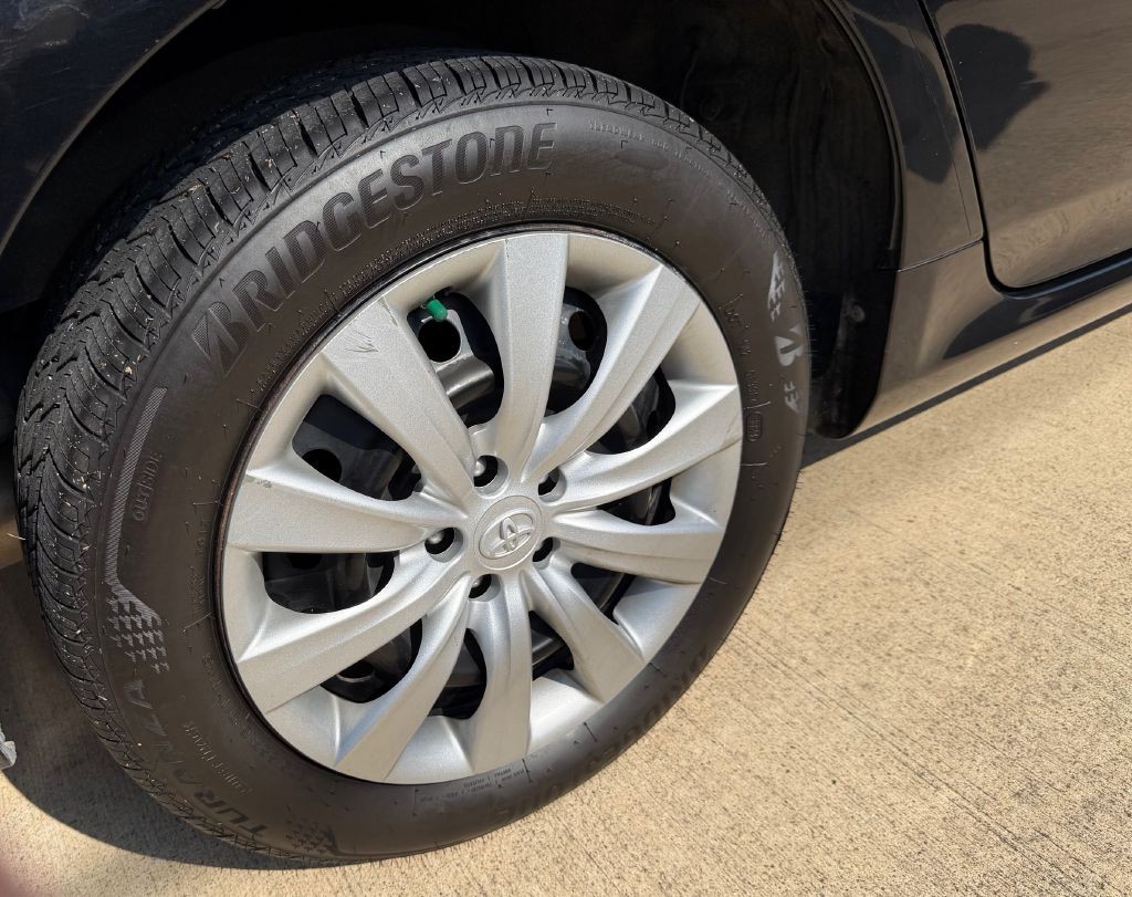 2013 Toyota Corolla Image 29