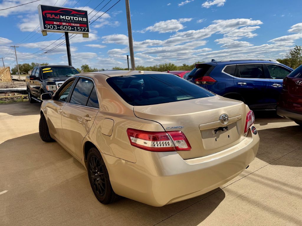2011 Toyota Camry Image 18