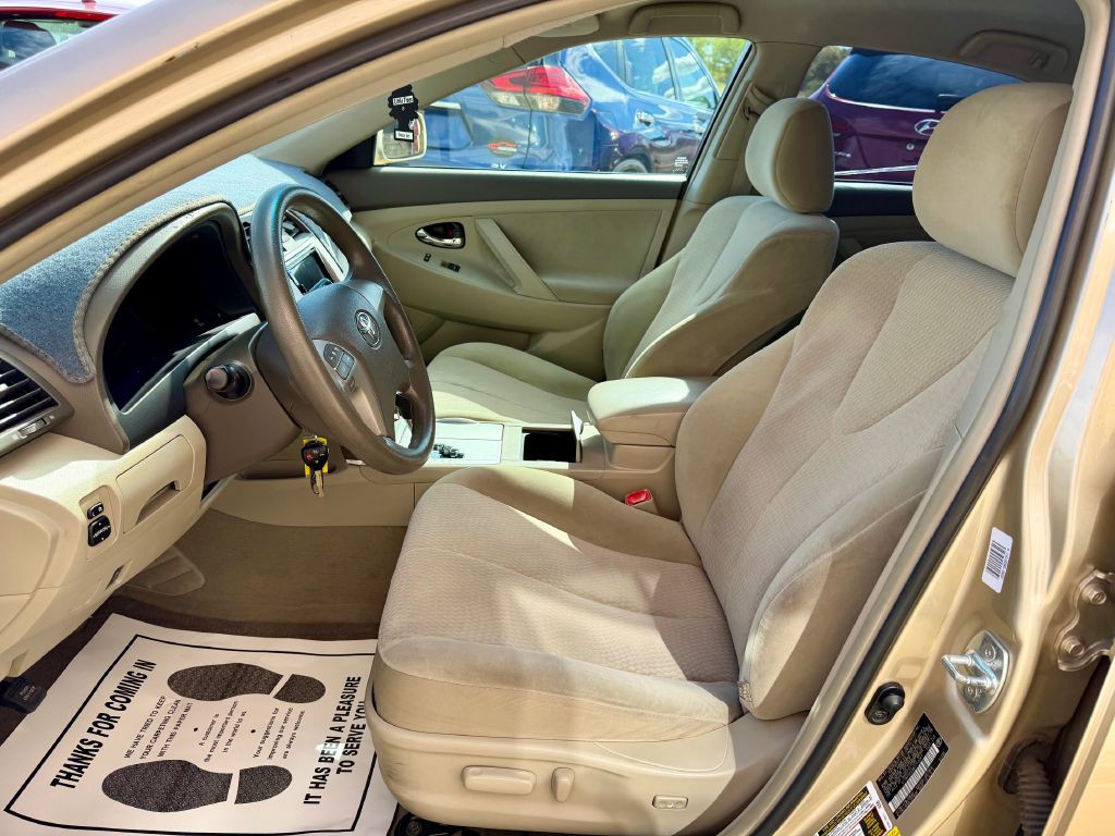 2011 Toyota Camry Image 21