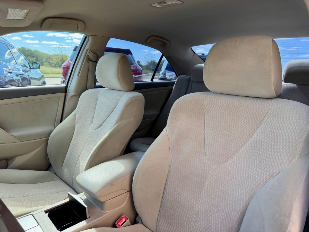 2011 Toyota Camry Image 23