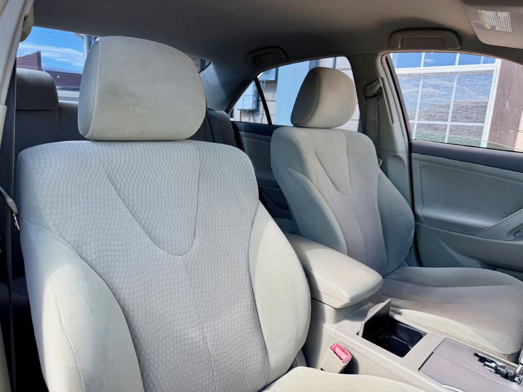 2011 Toyota Camry Image 28