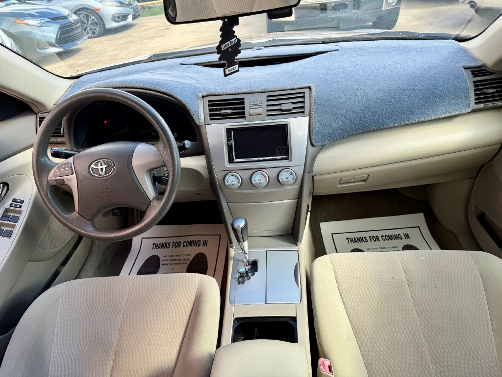 2011 Toyota Camry Image 30
