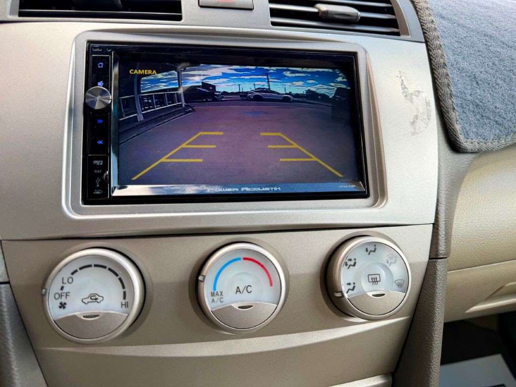 2011 Toyota Camry Image 32