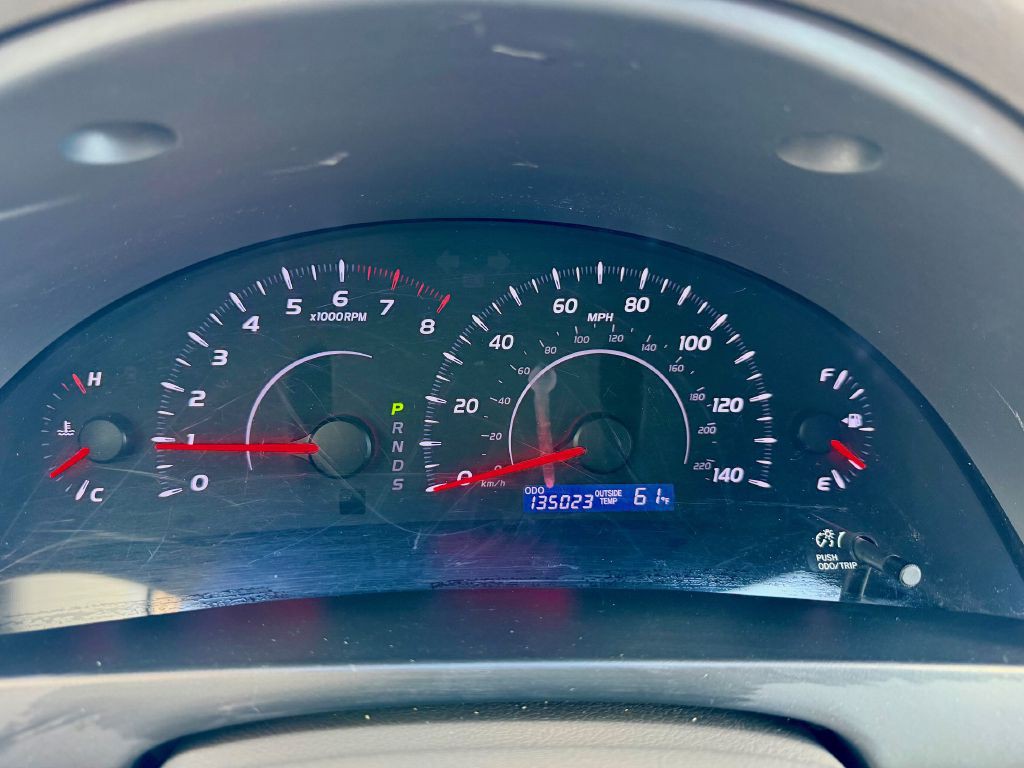 2011 Toyota Camry Image 35