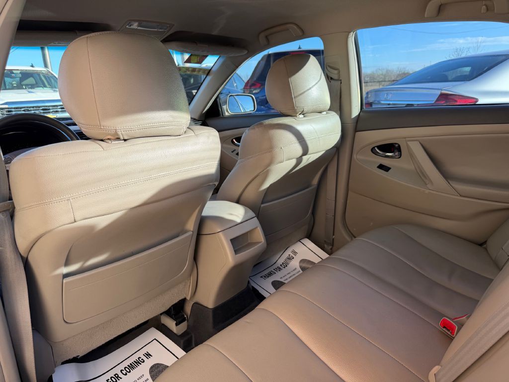 2009 Toyota Camry Image 18