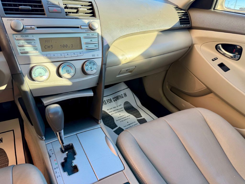 2009 Toyota Camry Image 25