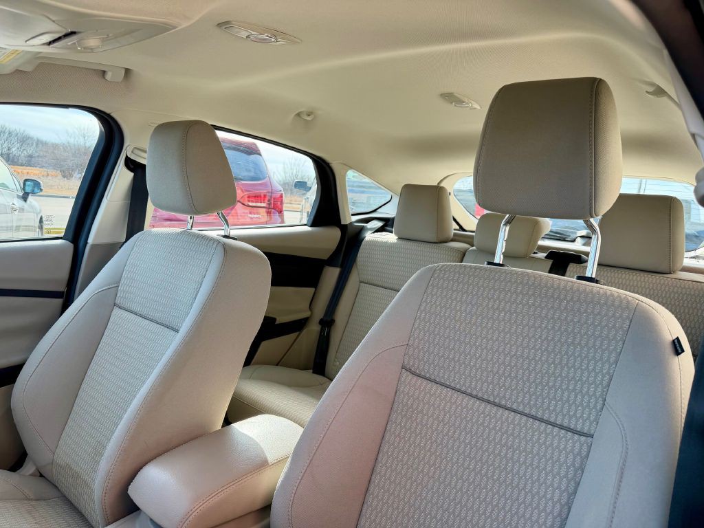 2012 Ford Focus Image 17