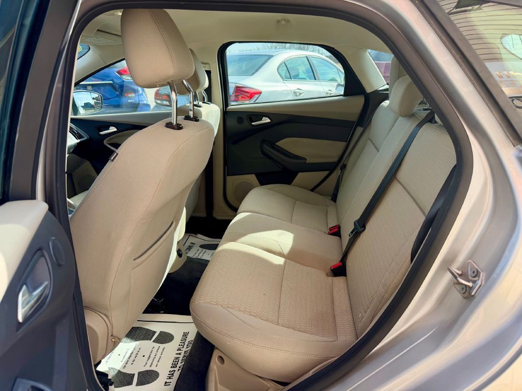 2012 Ford Focus Image 18