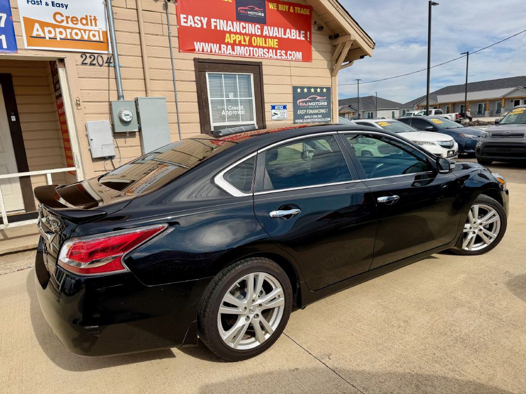 2014 Nissan Altima Image 9