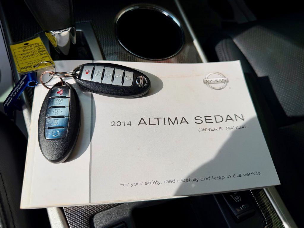 2014 Nissan Altima Image 16