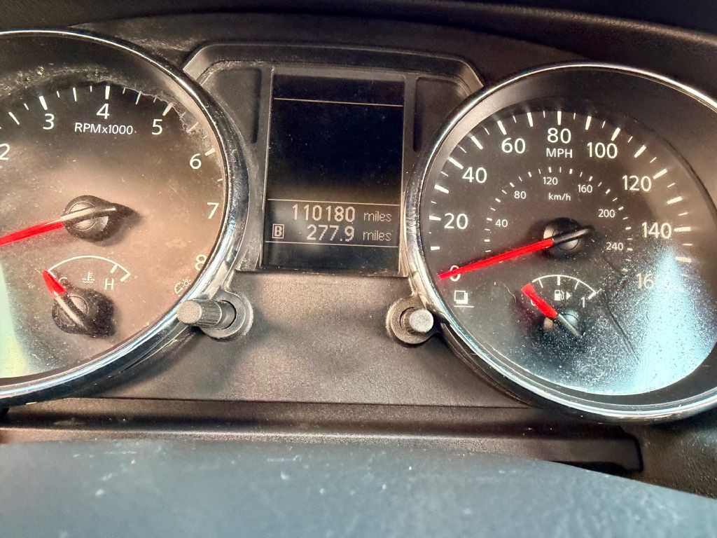 2015 Nissan Rogue Image 25