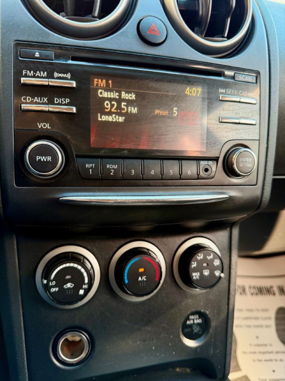 2015 Nissan Rogue Image 28