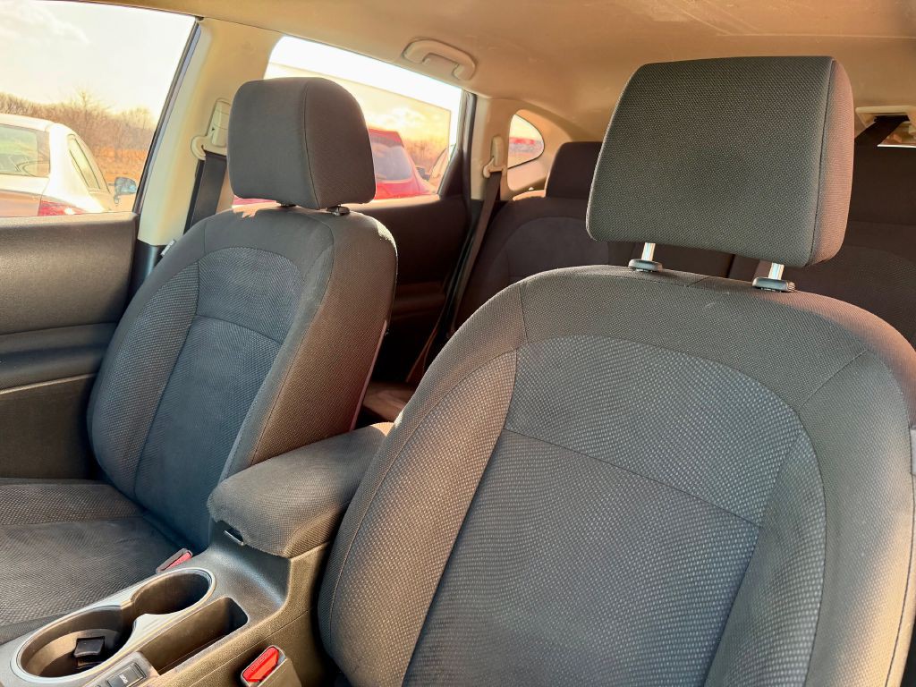 2015 Nissan Rogue Image 17