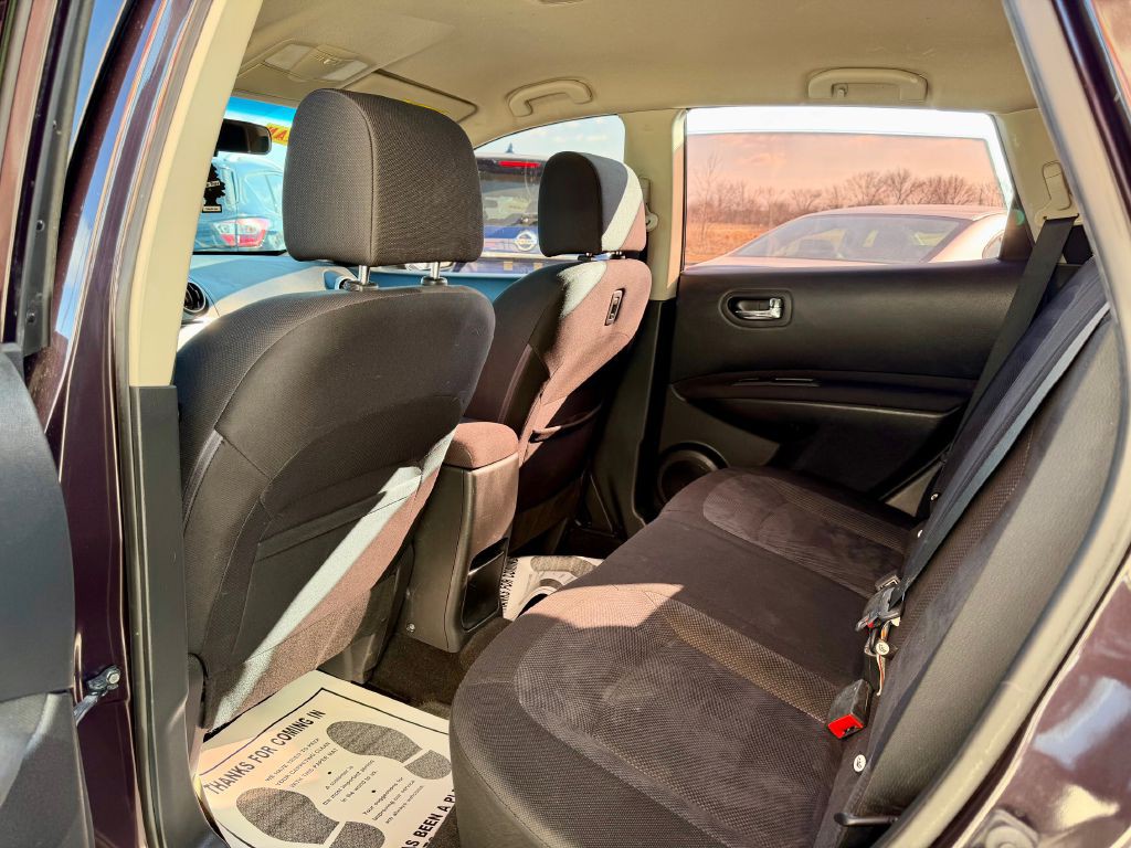 2015 Nissan Rogue Image 18