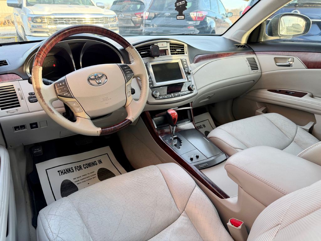 2012 Toyota Avalon Image 18