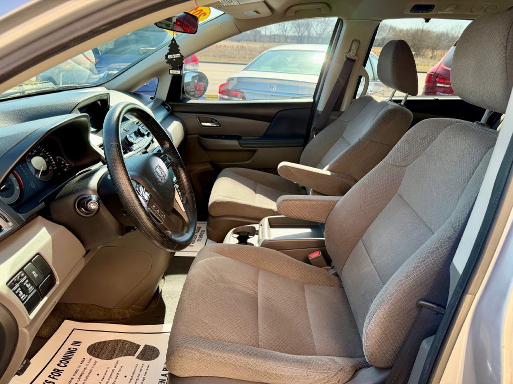 2015 Honda Odyssey Image 19