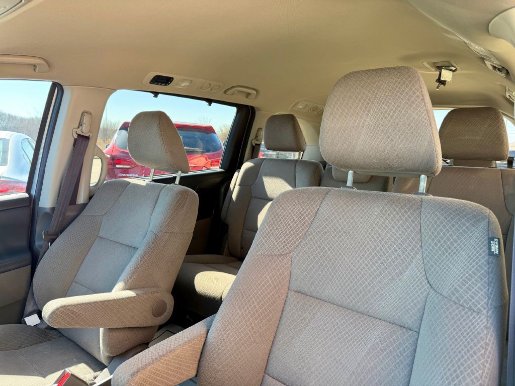 2015 Honda Odyssey Image 21