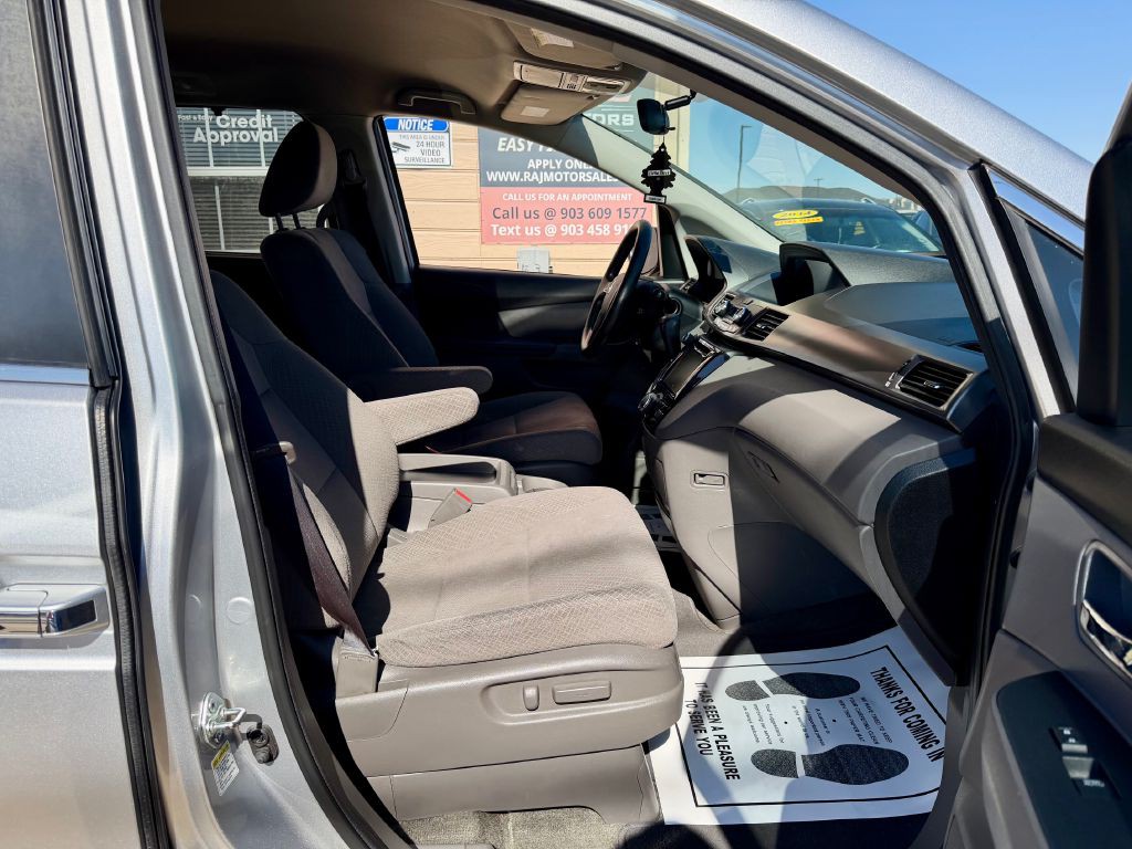 2015 Honda Odyssey Image 26