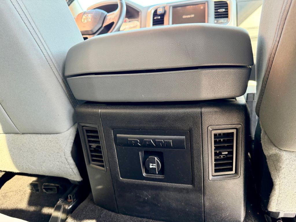 2015 RAM 1500 Image 36