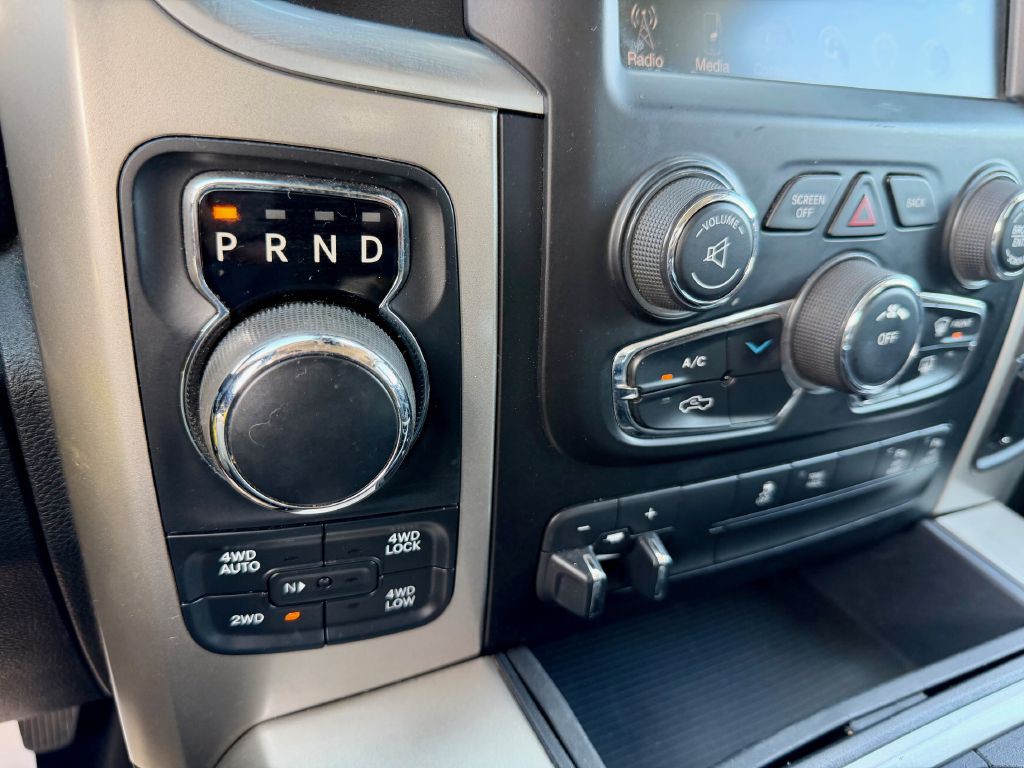 2015 RAM 1500 Image 43