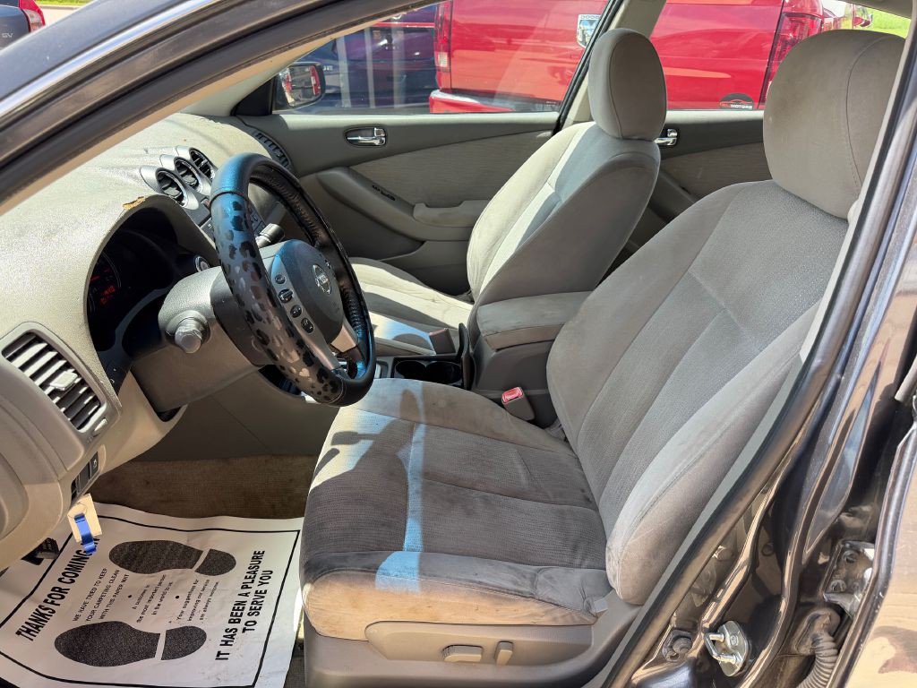 2012 Nissan Altima Image 11