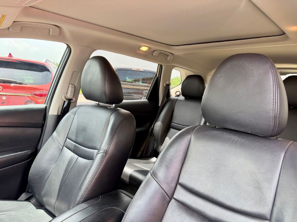 2018 Nissan Rogue Image 18