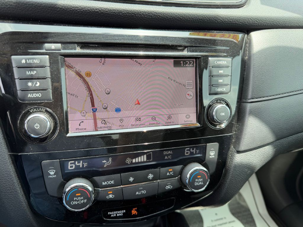 2018 Nissan Rogue Image 24