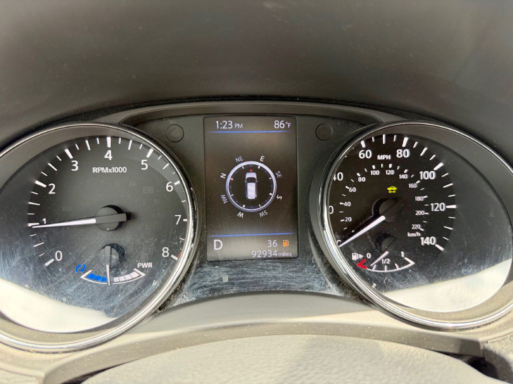 2018 Nissan Rogue Image 25