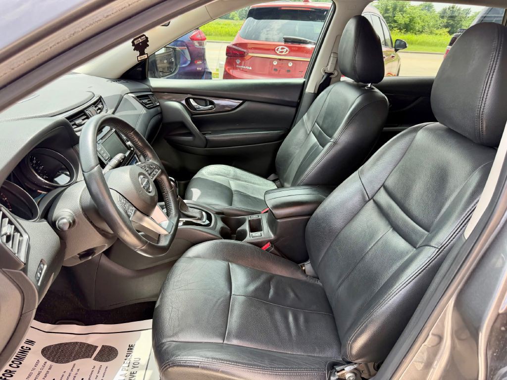 2018 Nissan Rogue Image 17