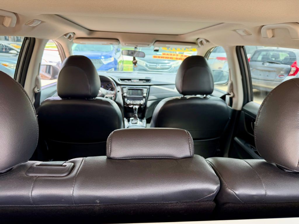 2018 Nissan Rogue Image 19