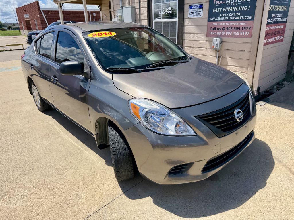 2014 Nissan Versa Image 9