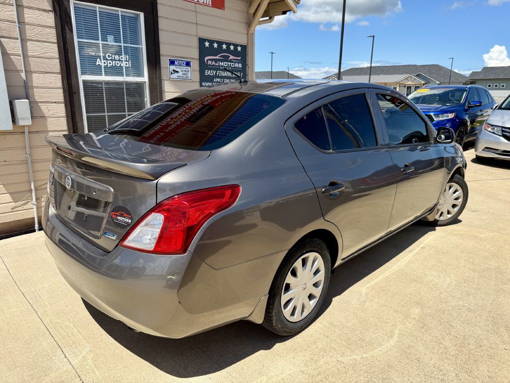 2014 Nissan Versa Image 11