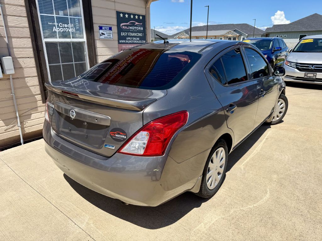 2014 Nissan Versa Image 12