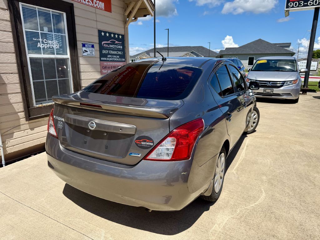 2014 Nissan Versa Image 13