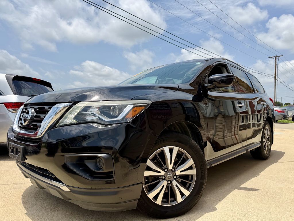 2017 Nissan Pathfinder Image 2