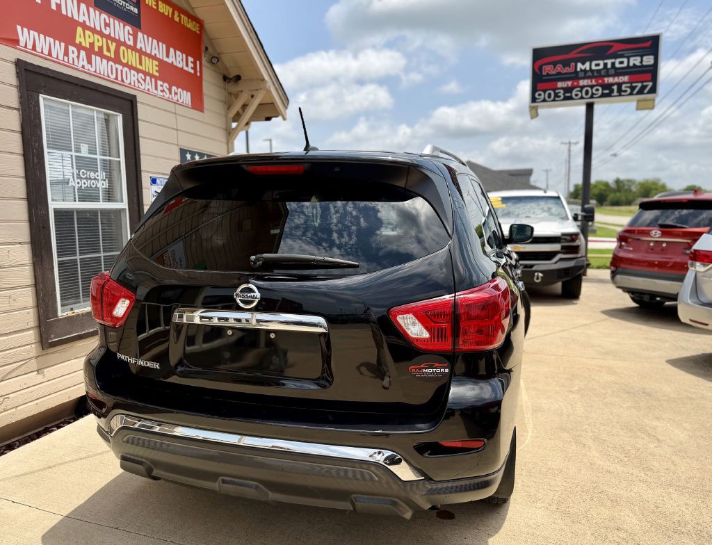 2017 Nissan Pathfinder Image 13