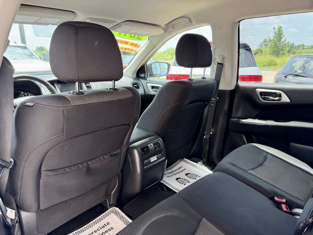 2017 Nissan Pathfinder Image 22