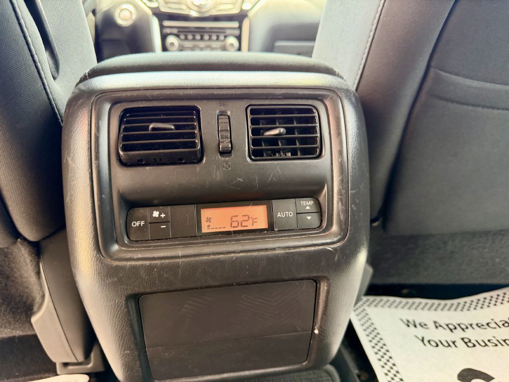 2017 Nissan Pathfinder Image 24