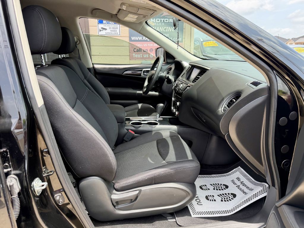 2017 Nissan Pathfinder Image 25