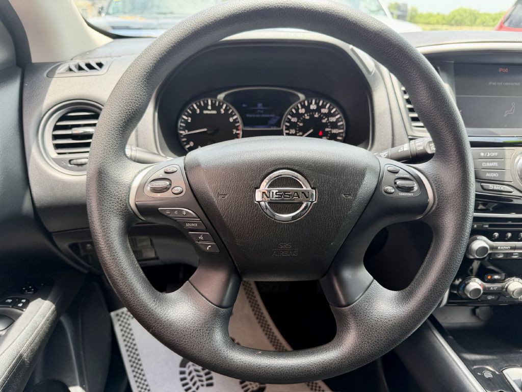 2017 Nissan Pathfinder Image 28